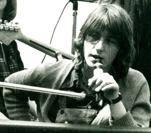 photo from 1977 of Josie Mitten at her piano and singing into microphone at a Jam Today gig